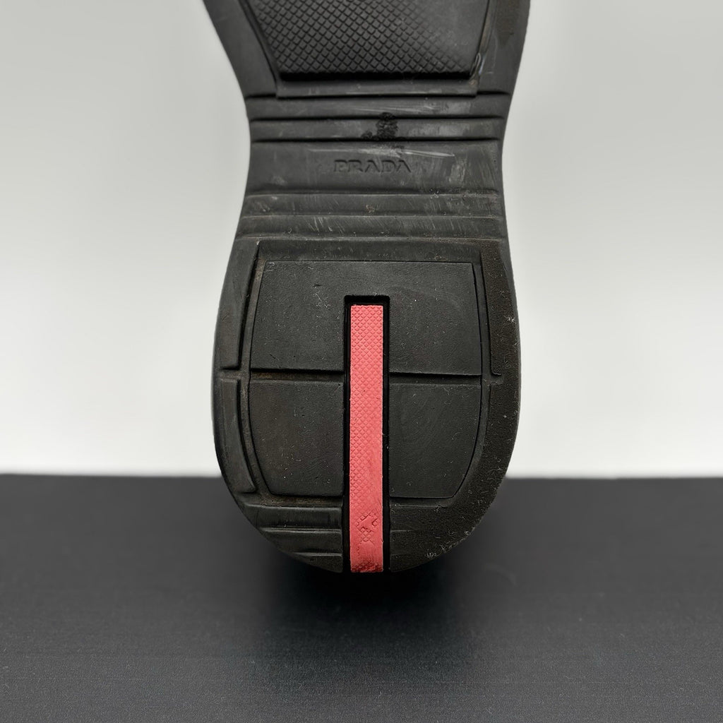 Size 8 UK (9 US) Prada Americas Cup ' Black '