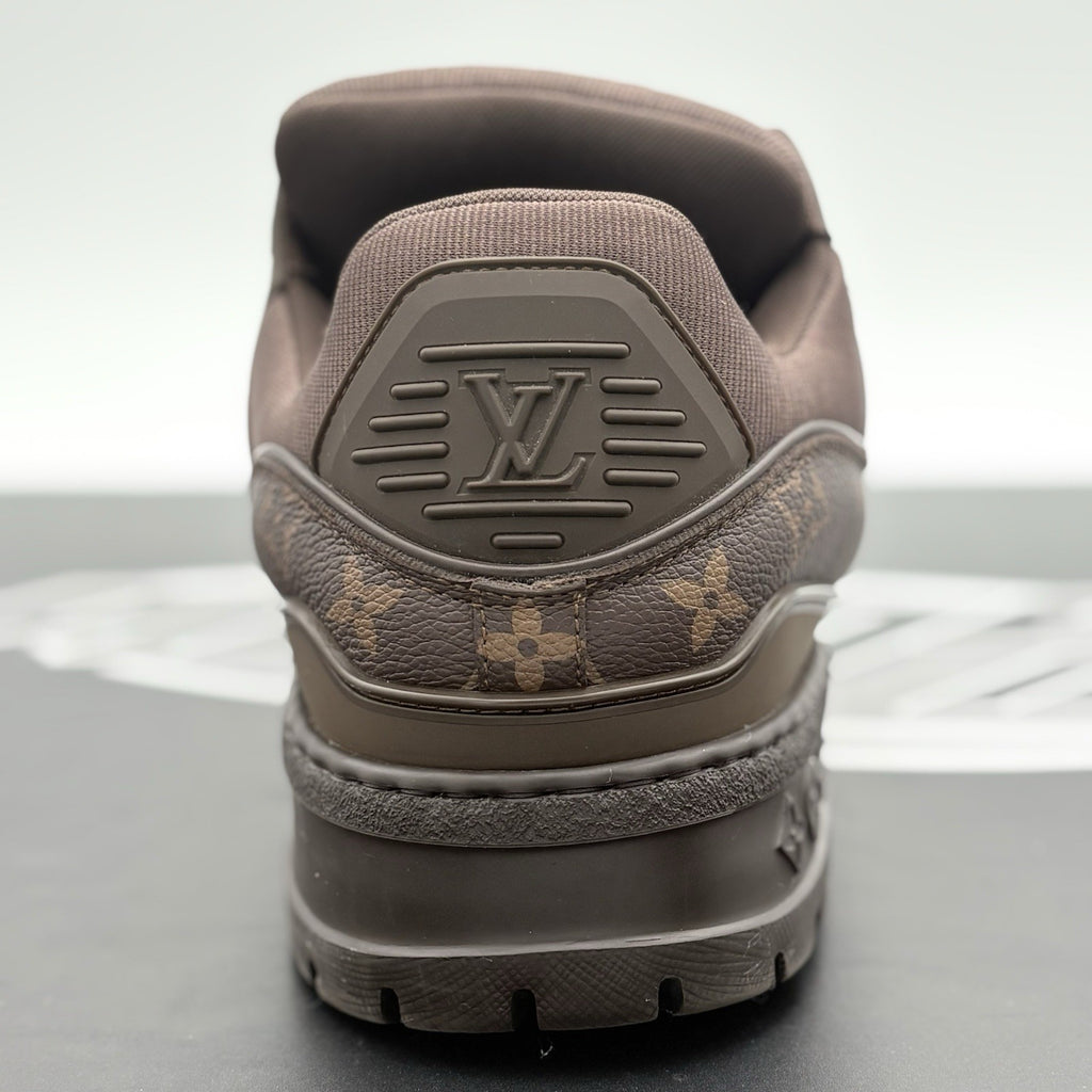 Size 8 LV (9-9.5 US) Louis Vuitton Monogram Maxi ' Ebene ' | ONLY WORN 1-3x