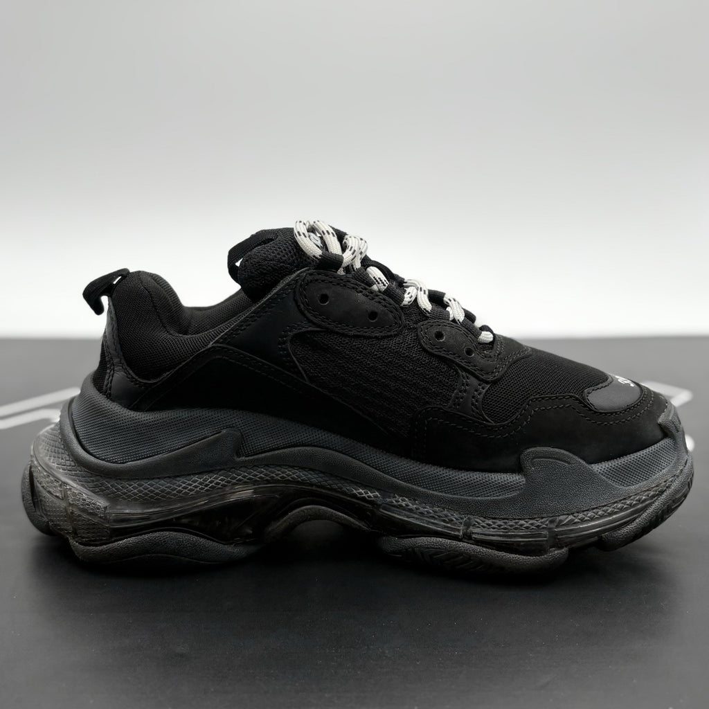 Size 39 - Balenciaga Triple S ' Black ' | SUPER CLEAN!