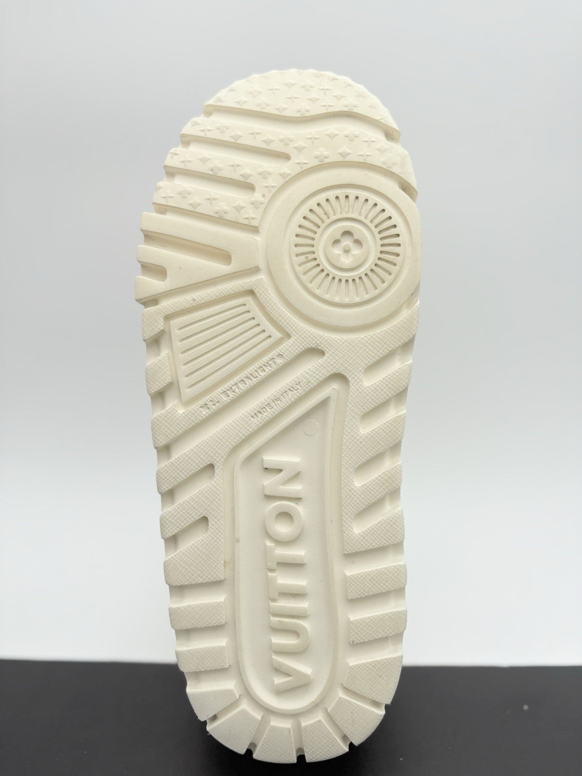 Size 7.5 LV (8.5-9 US) Louis Vuitton Maxi Trainer ' Beige Multicolor ' | CLEAN!