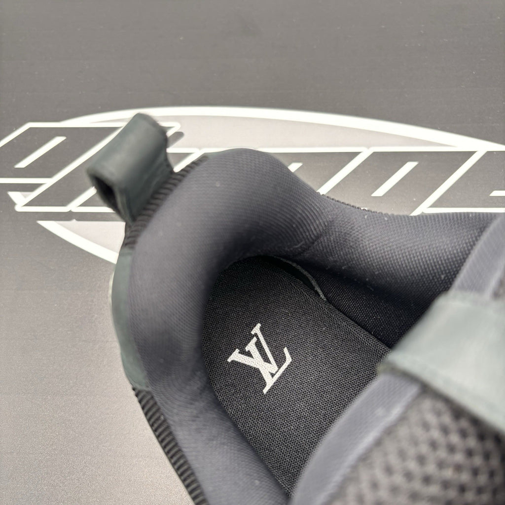 Size 8 LV (9-9.5 US) Louis Vuitton Skate ' Black White ' | GREAT CONDITION