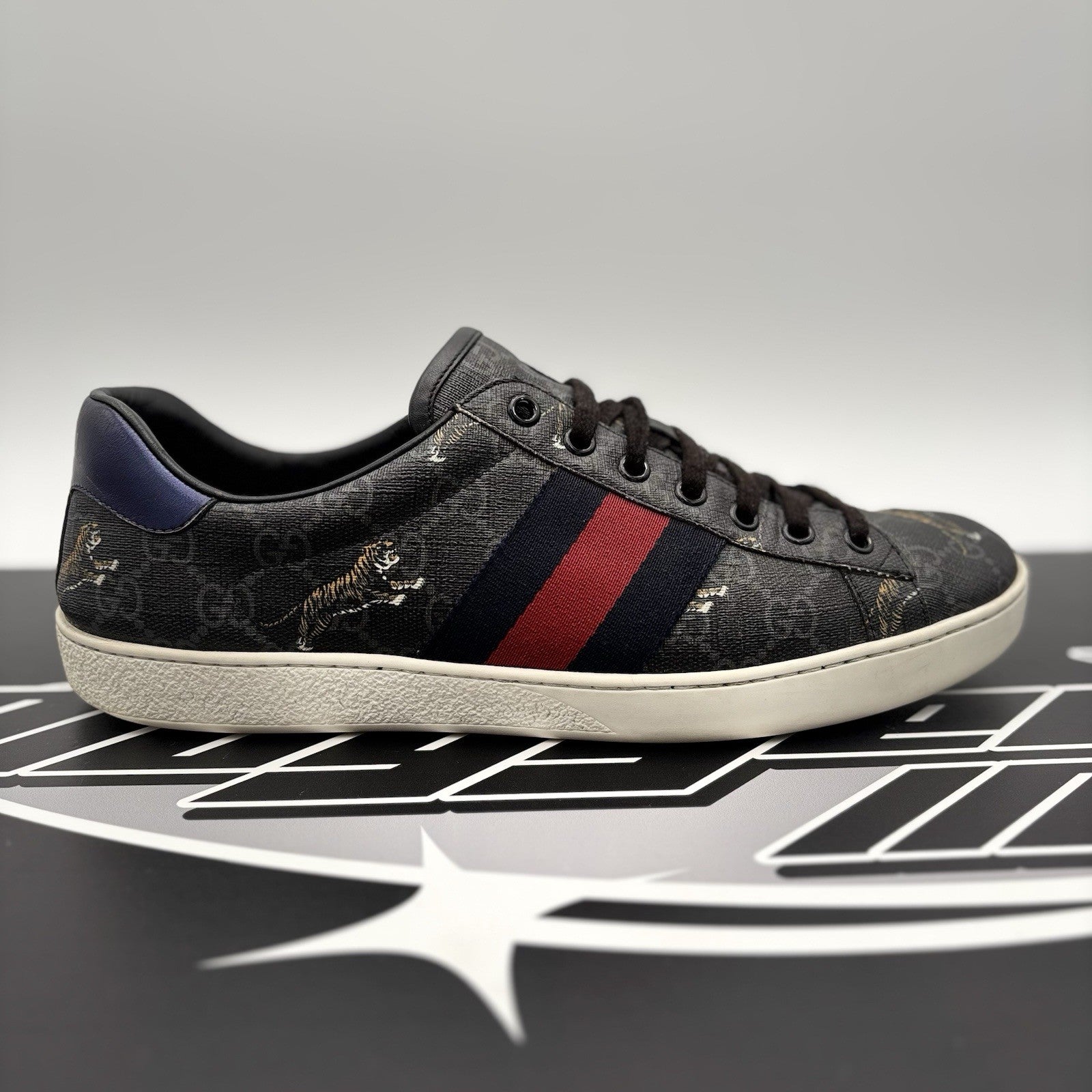 Size 8 G (8.5 US) - Gucci Tiger Ace GG Supreme Monogram | GREAT CONDITION!