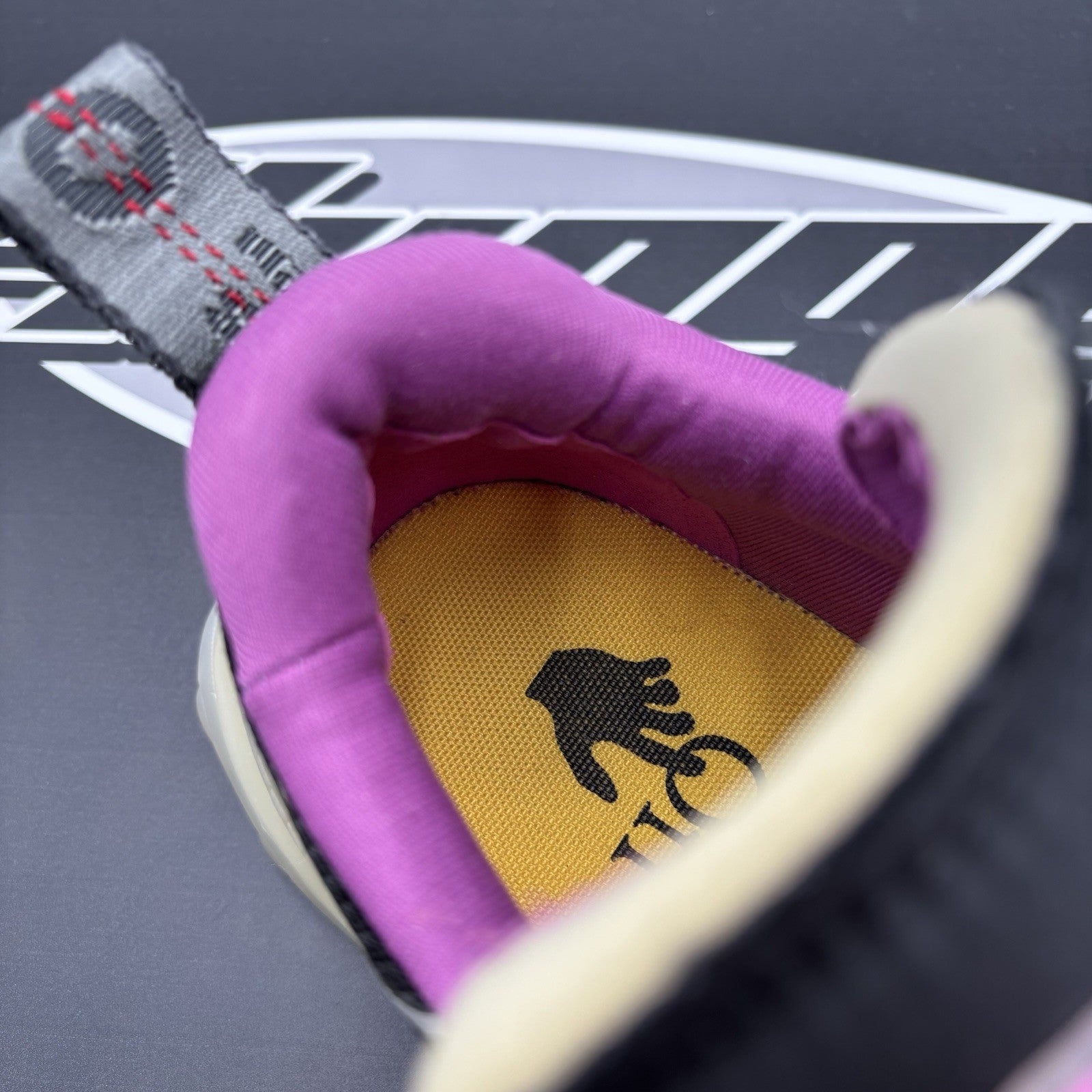 Size 42 (9 US) Off-White Odsy-1000 ' Transparent Fuchsia ' | GREAT CONDITION!