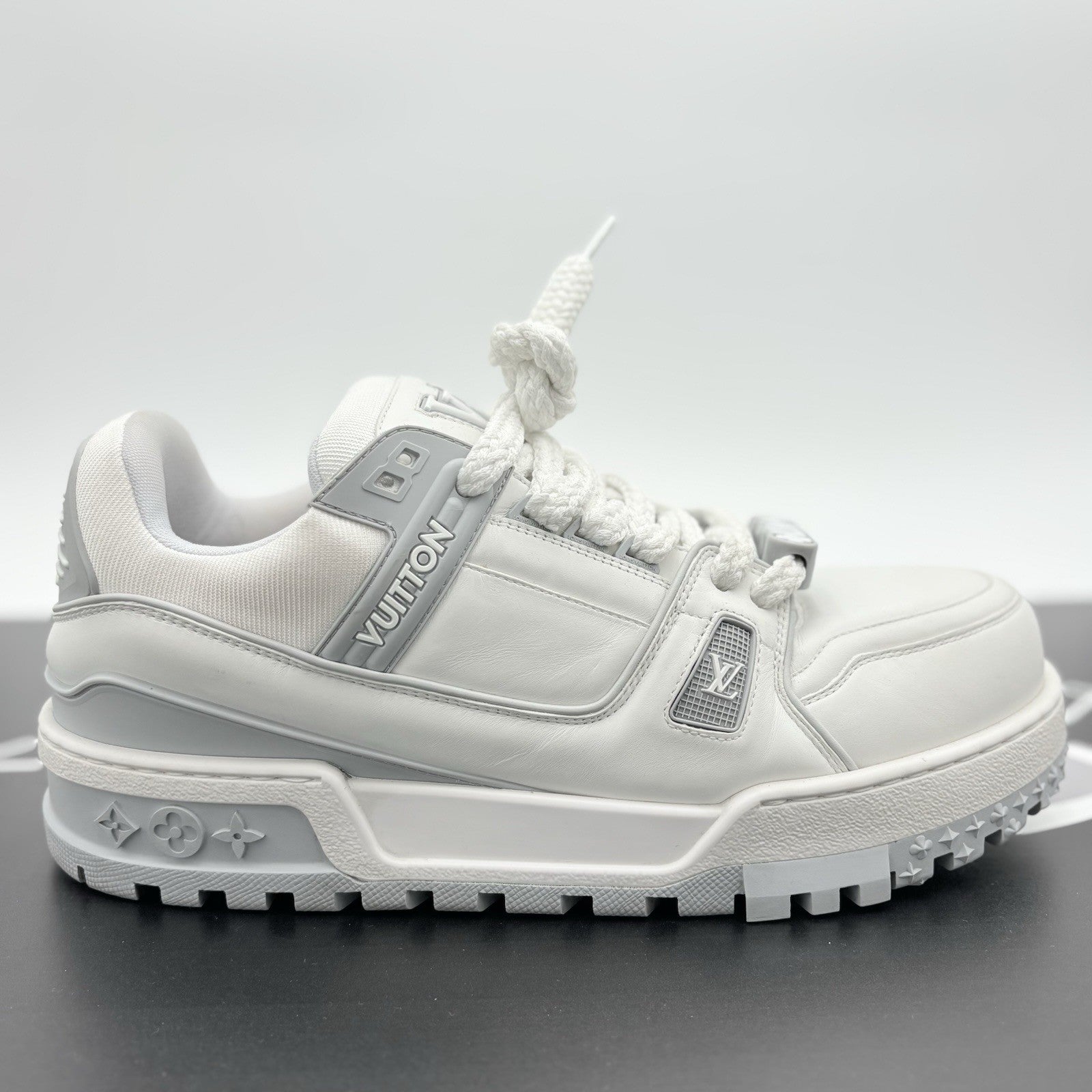 Size 10 LV (11-11.5 US) - Louis Vuitton Maxi ' White Grey ' | SUPER CLEAN!
