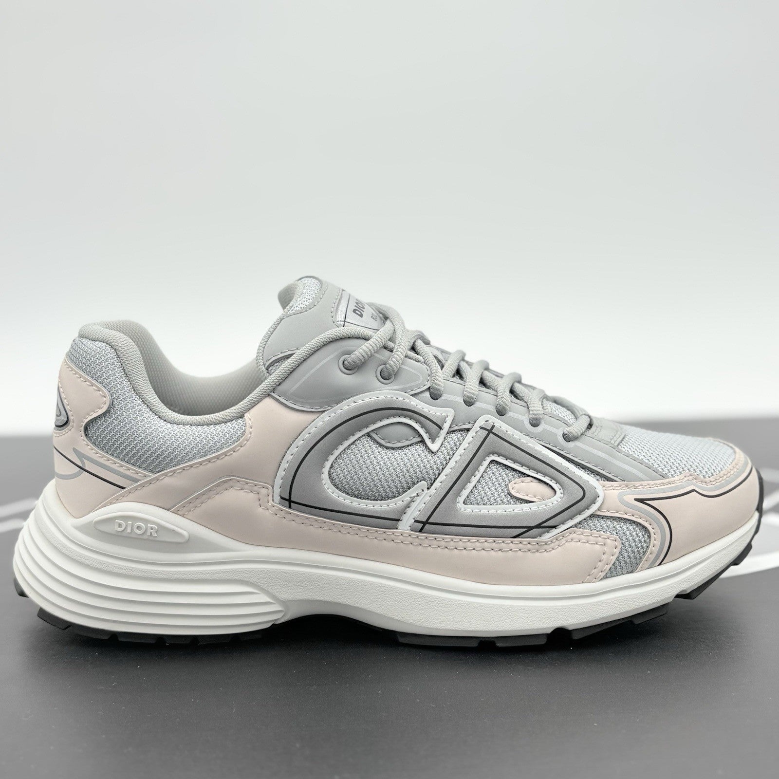 Size 42 (9 US) Dior B30 Reflective ' Grey Light Pink ' | EXCELLENT CONDITION!