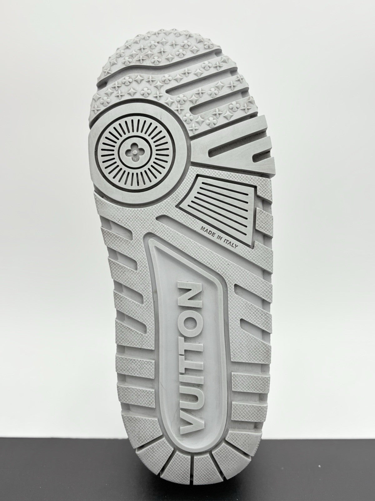 Size 10 LV (11-11.5 US) - Louis Vuitton Maxi ' White Grey ' | SUPER CLEAN!