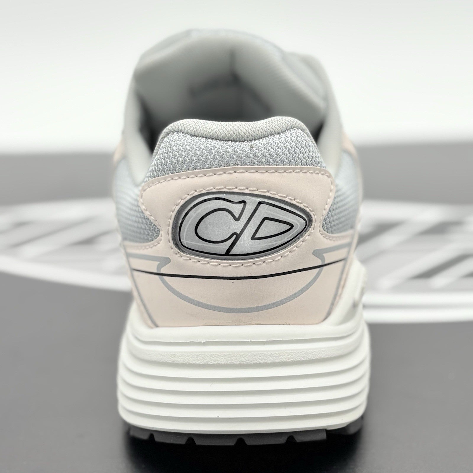 Size 42 (9 US) Dior B30 Reflective ' Grey Light Pink ' | EXCELLENT CONDITION!