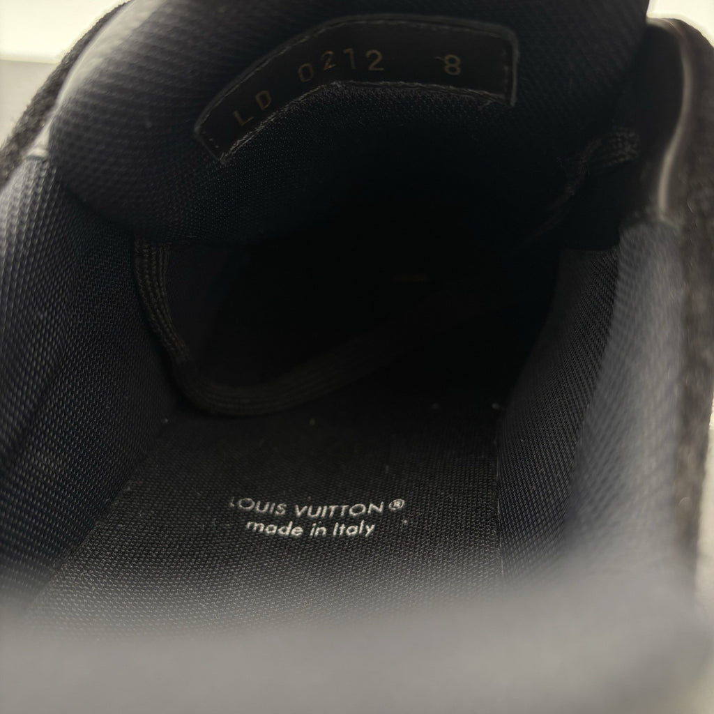 Size 8 LV (9-9.5 US) - Louis Vuitton Trainer ' Black Monogram ' | GOOD CONDITION