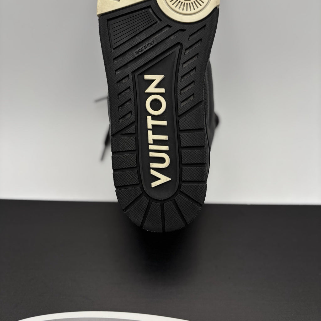 Size 8 LV (9-9.5 US) Louis Vuitton Skate ' Black ' | EXCELLENT CONDITION