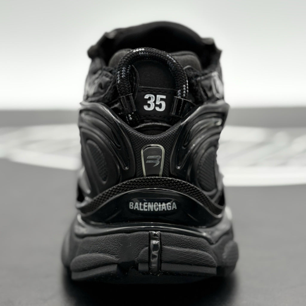 Size 35 - Balenciaga Runner Sneaker ' Triple Black ' | BRAND NEW!