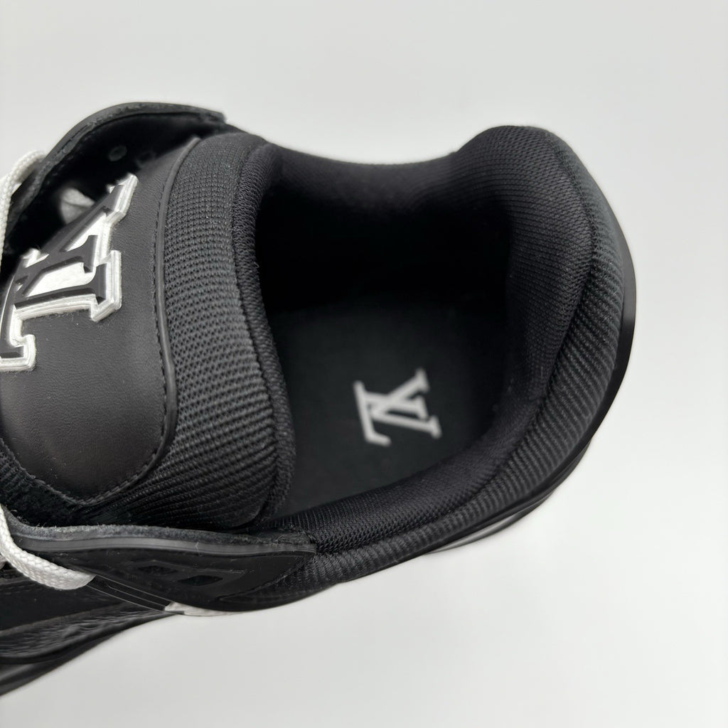 Size 8.5 LV (9.5-10 US) - Louis Vuitton Trainer ' Black ' | SUPER CLEAN!