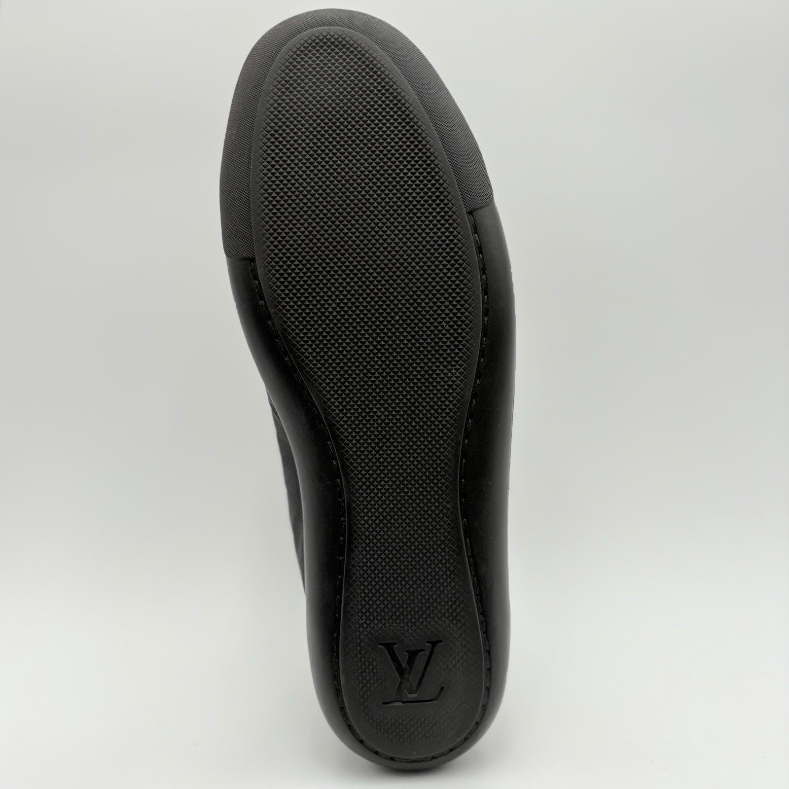 Size 7 LV (8-8.5 US) - Louis Vuitton Damier Low Top ' Black ' | GOOD CONDITION!