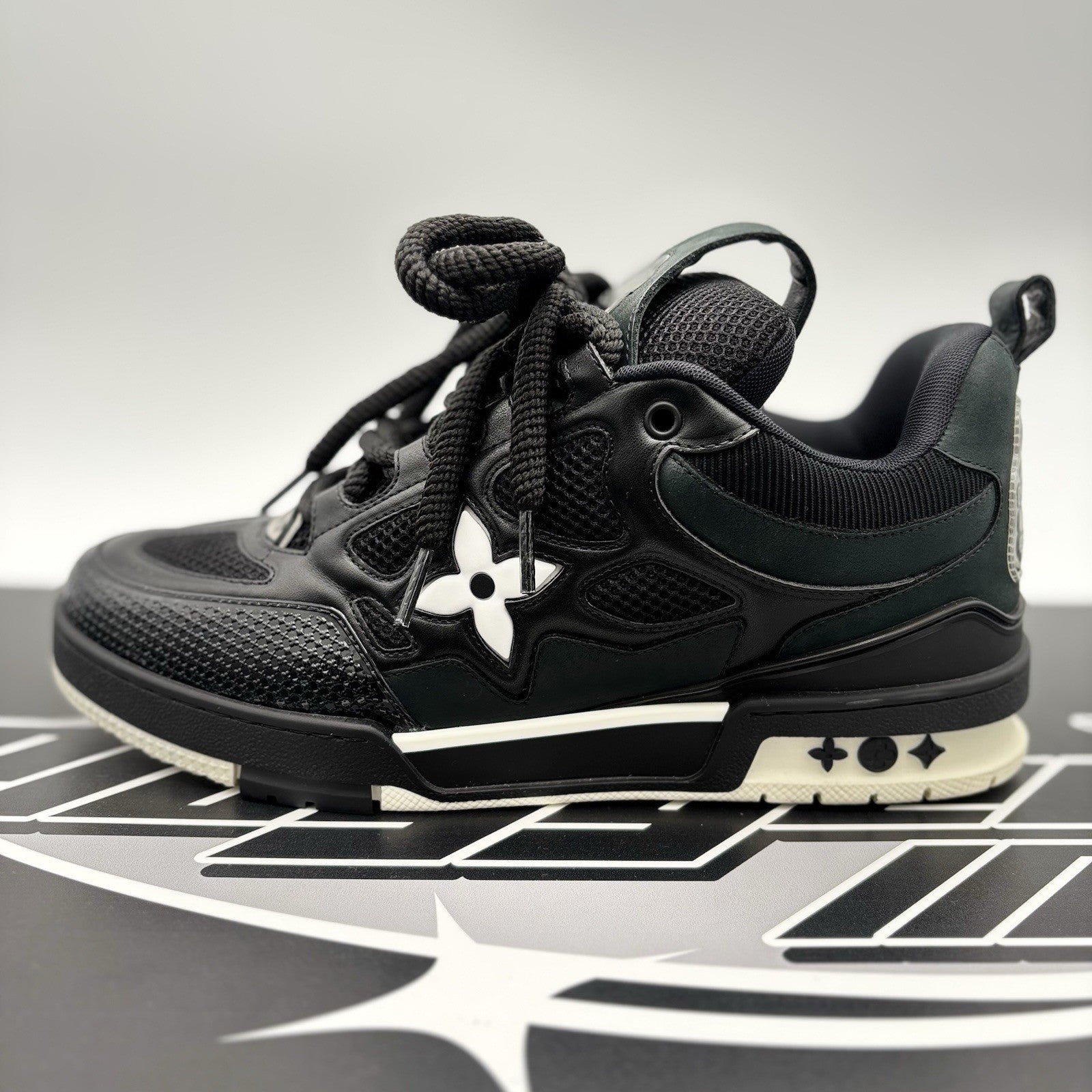 Size 8 LV (9-9.5 US) Louis Vuitton Skate ' Black White ' | GREAT CONDITION