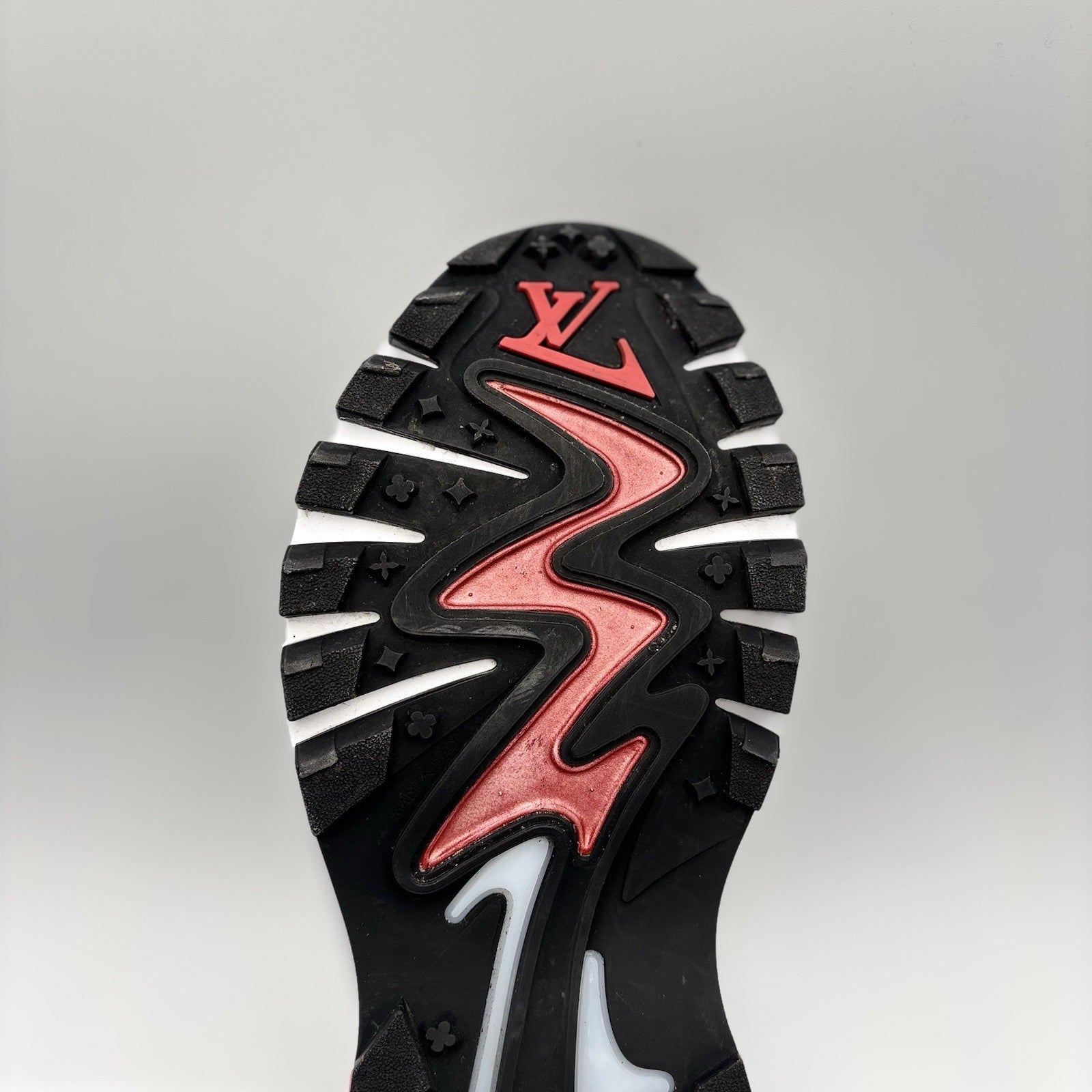 Size 8.5 LV (9.5-10 US) Louis Vuitton Tactic Runner ' Red Grey ' | GREAT COND!