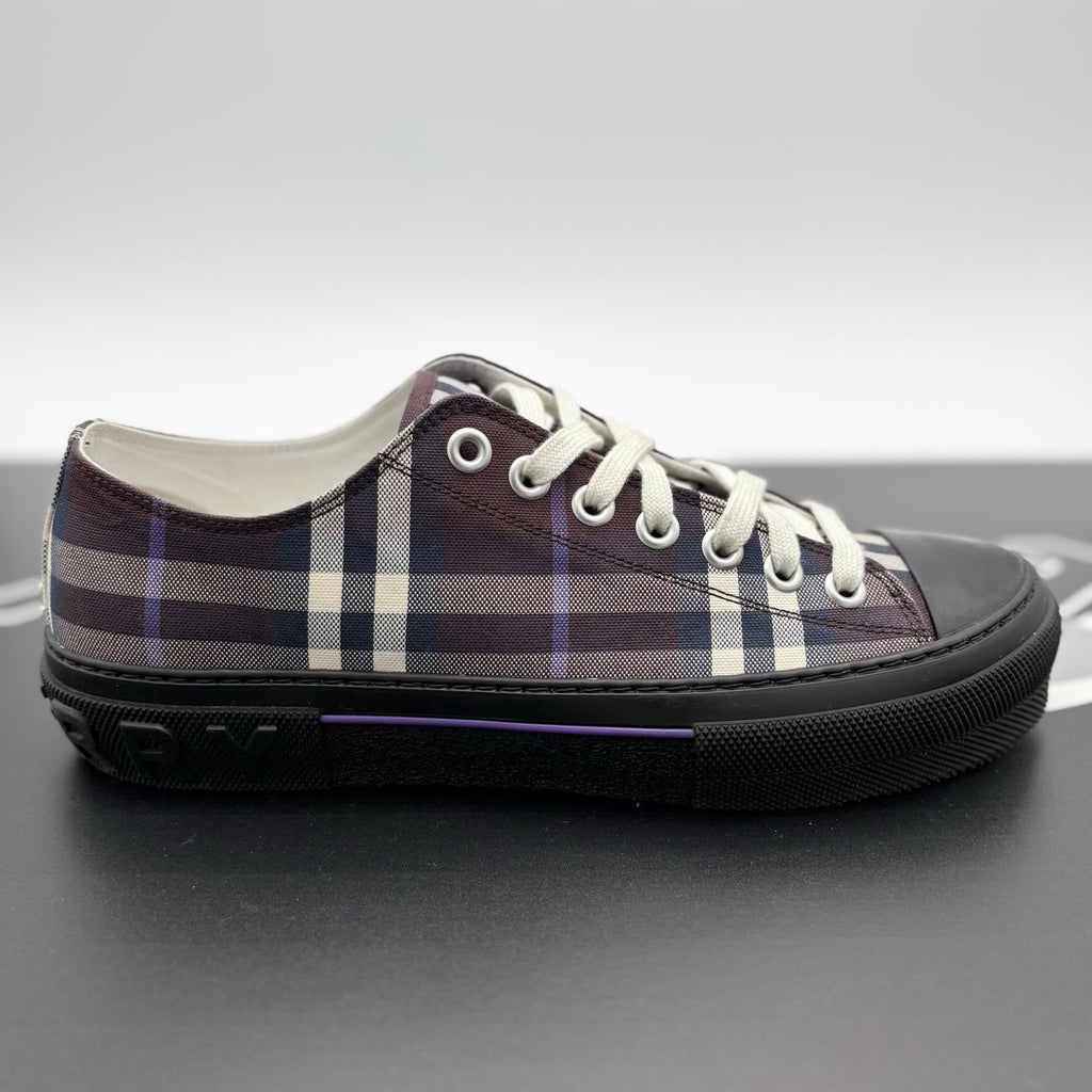 Size 43 (10 US) - Burberry Low Sneaker ' ' | SUPER CLEAN!