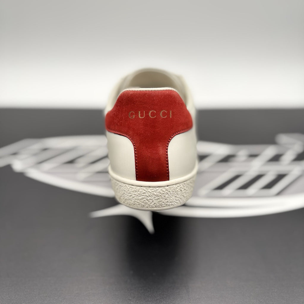 Size 38.5 (7 W US) - Gucci Ace Web 'Interlocking G - White Red Green ‘ | GOOD!
