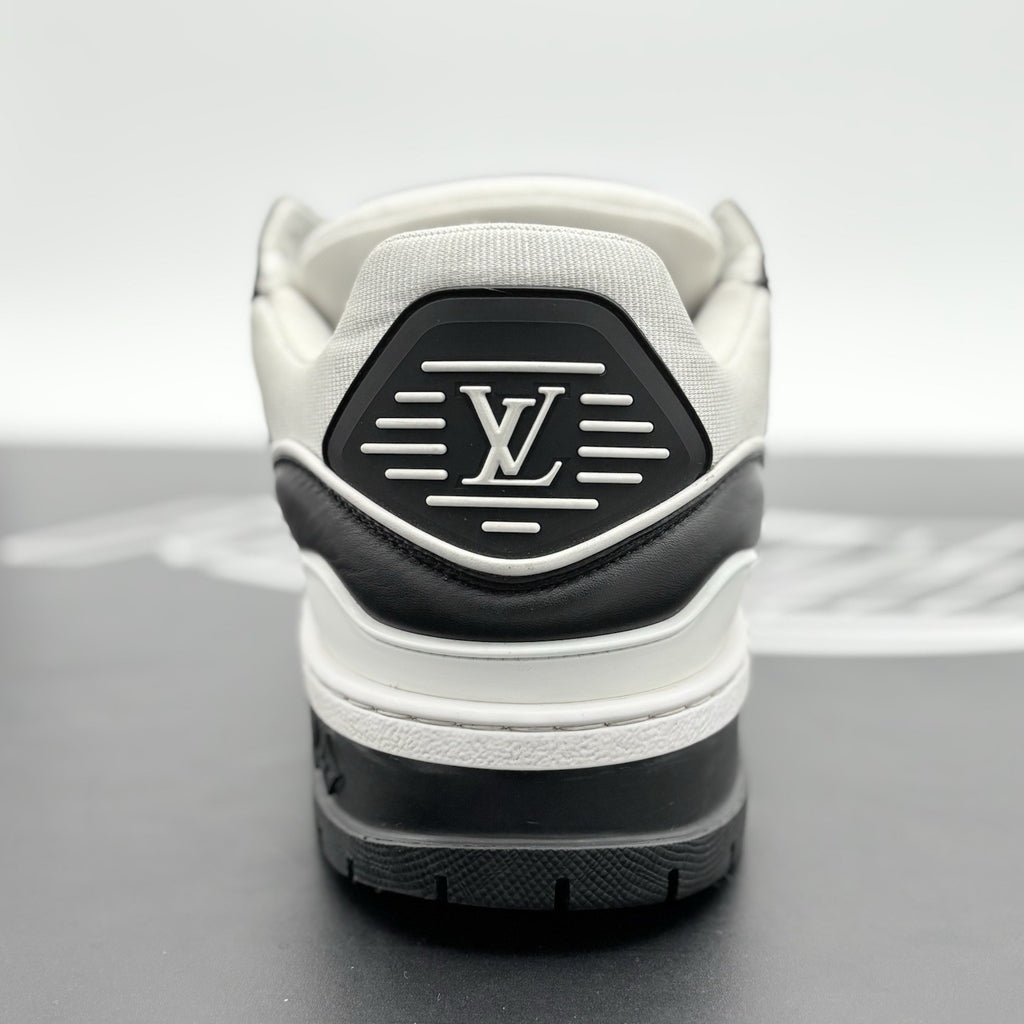 Size 10 LV (11-11.5 US) - Louis Vuitton Maxi ' Black White ' | GREAT CONDITION!