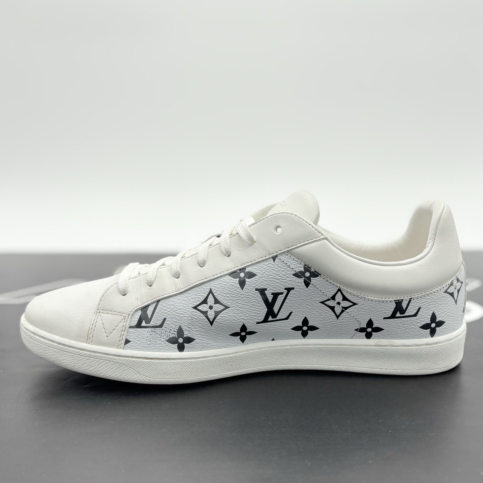 Size 9 LV (10-10.5 US) Louis Vuitton Monogram Luxembourg ' White ' | GOOD COND!