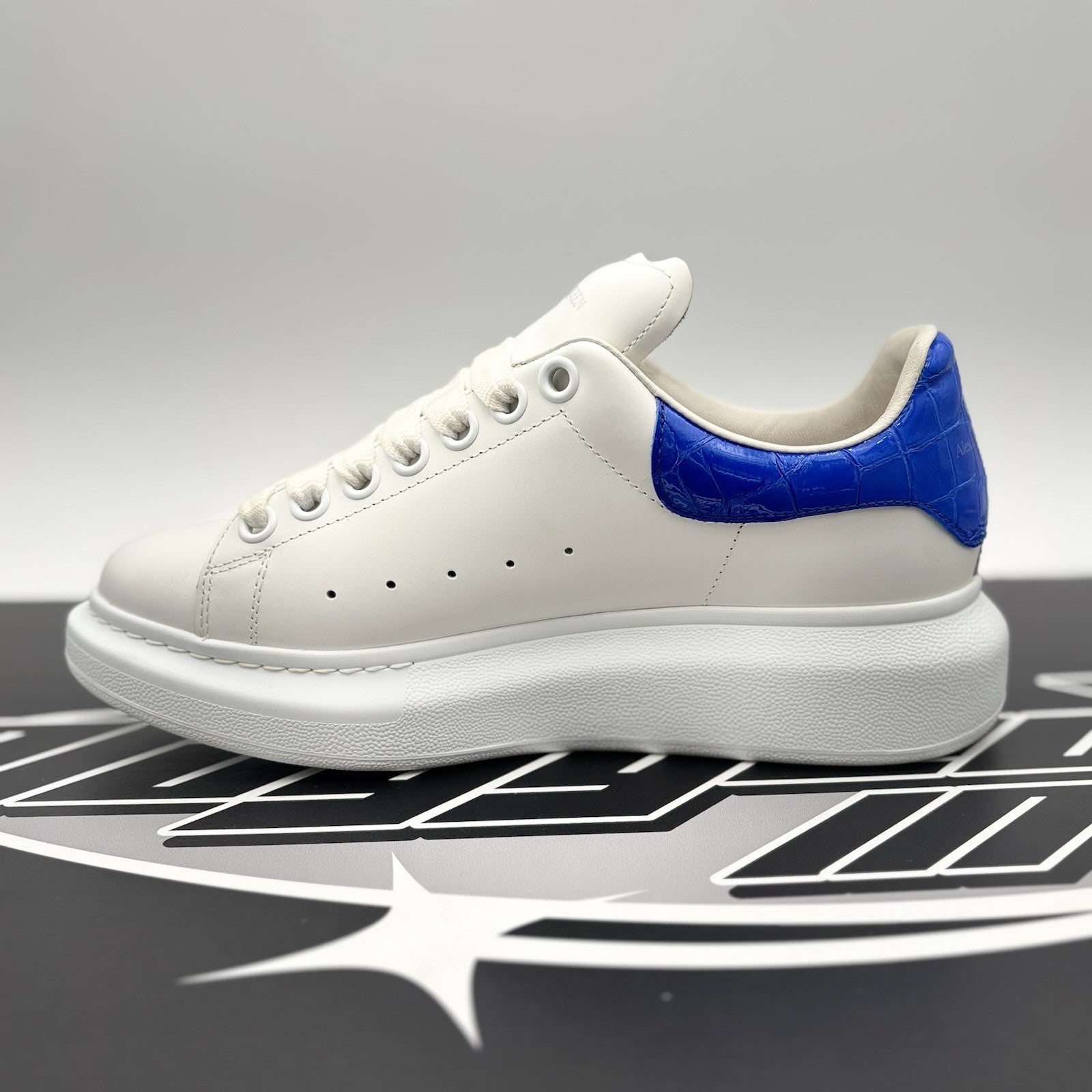 Size 38 - Alexander McQueen Oversized ' White Ultramarine' | GREAT CONDITION!