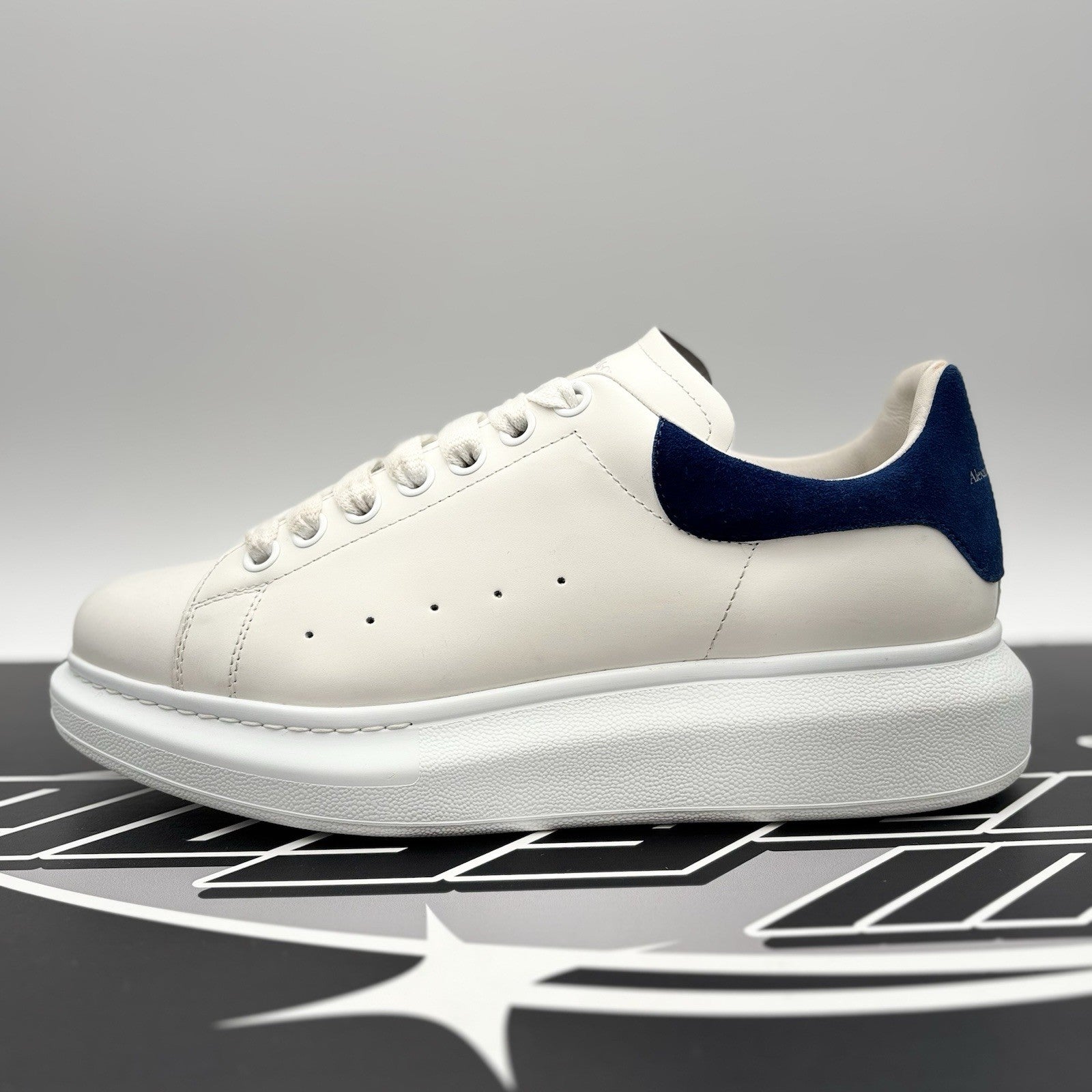 Size 41 (8 US) - Alexander McQueen Oversized ' White, Blue ' | GREAT CONDITION!