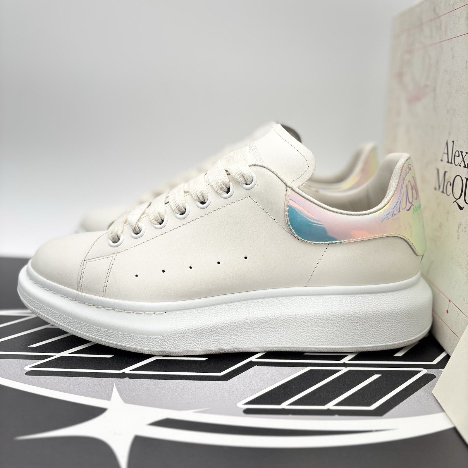 Size 43 (10 US) - Alexander McQueen ‘ Shock Pink ‘ | GREAT CONDITION!