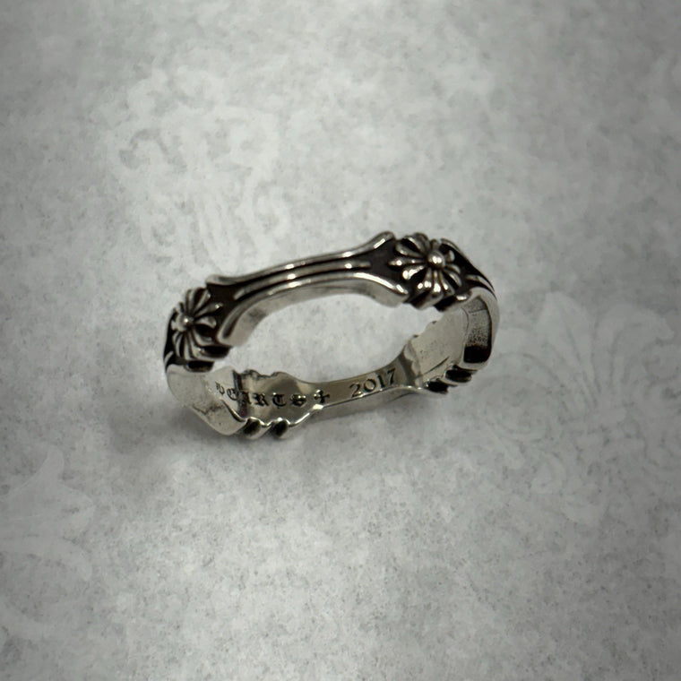 Silver Bone And Cross Ring — photo 7