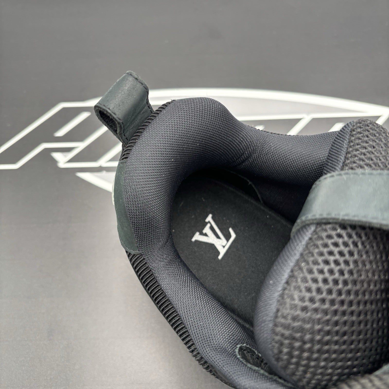 Size 8 LV (9-9.5 US) Louis Vuitton Skate ' Black White ' | GREAT CONDITION