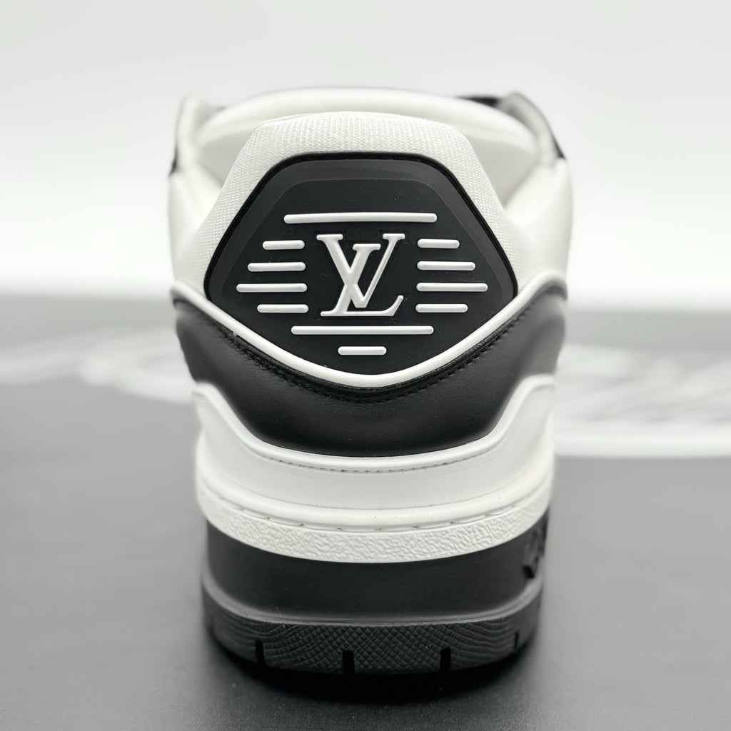 Size 9 LV (10-10.5 US) - Louis Vuitton Maxi ' Black White ' | EXCELLENT!