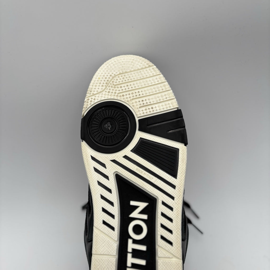 Size 8 LV (9-9.5 US) Louis Vuitton Skate ' Black White ' | GREAT CONDITION