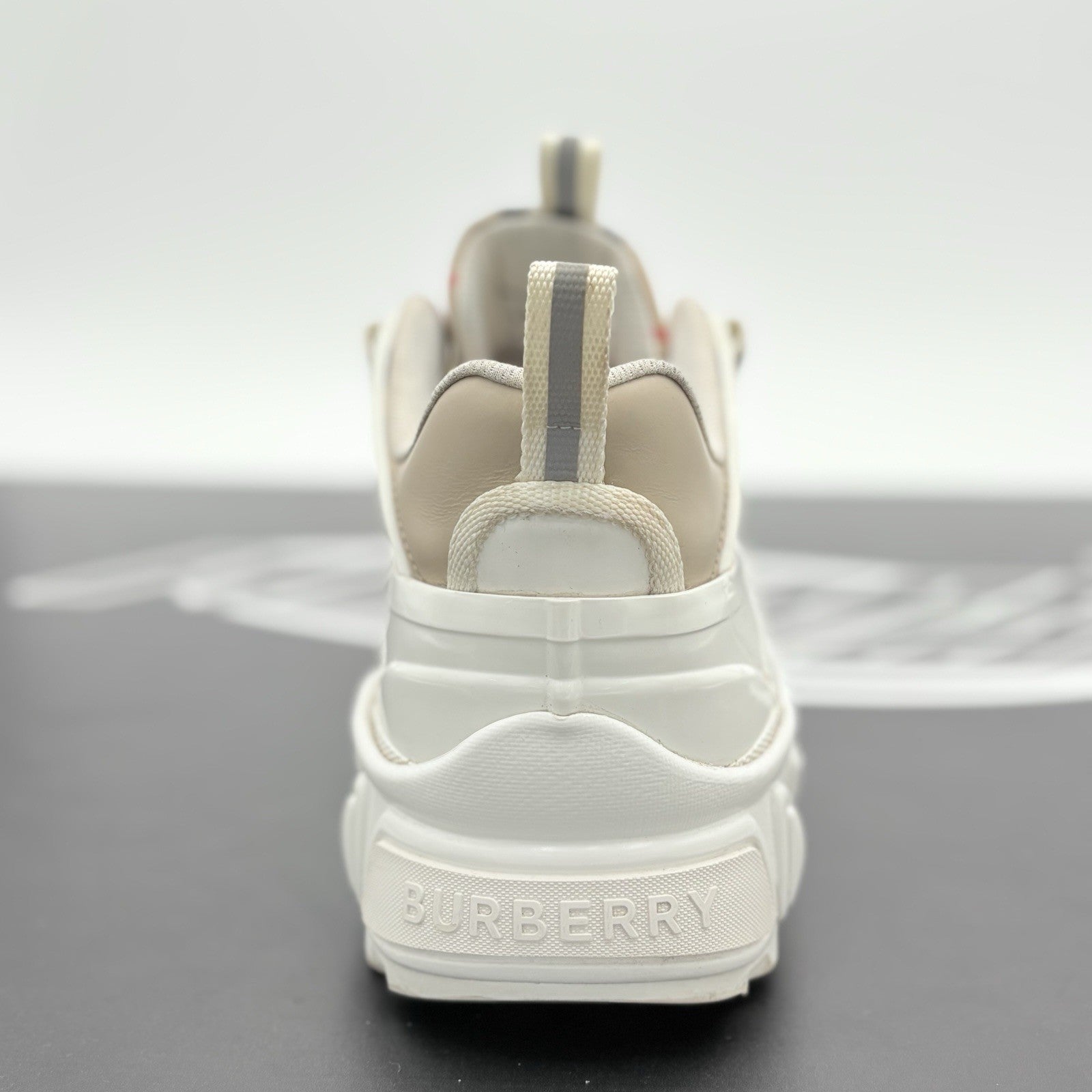 Size 43 (10 US) - Burberry Arthur Vintage Check ' Archive Beige White ' | GREAT!