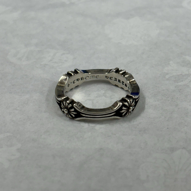 Silver Bone And Cross Ring — photo 3