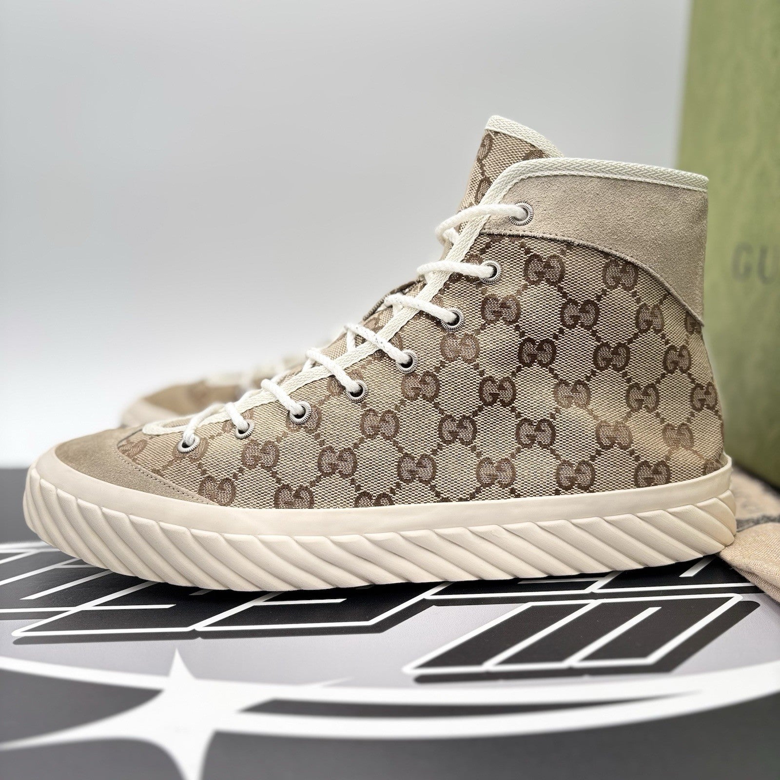 Size 10.5 G (11 US) - Gucci Monogram Jumbo GG High ‘ New Lace Tortuga ‘ | GREAT!