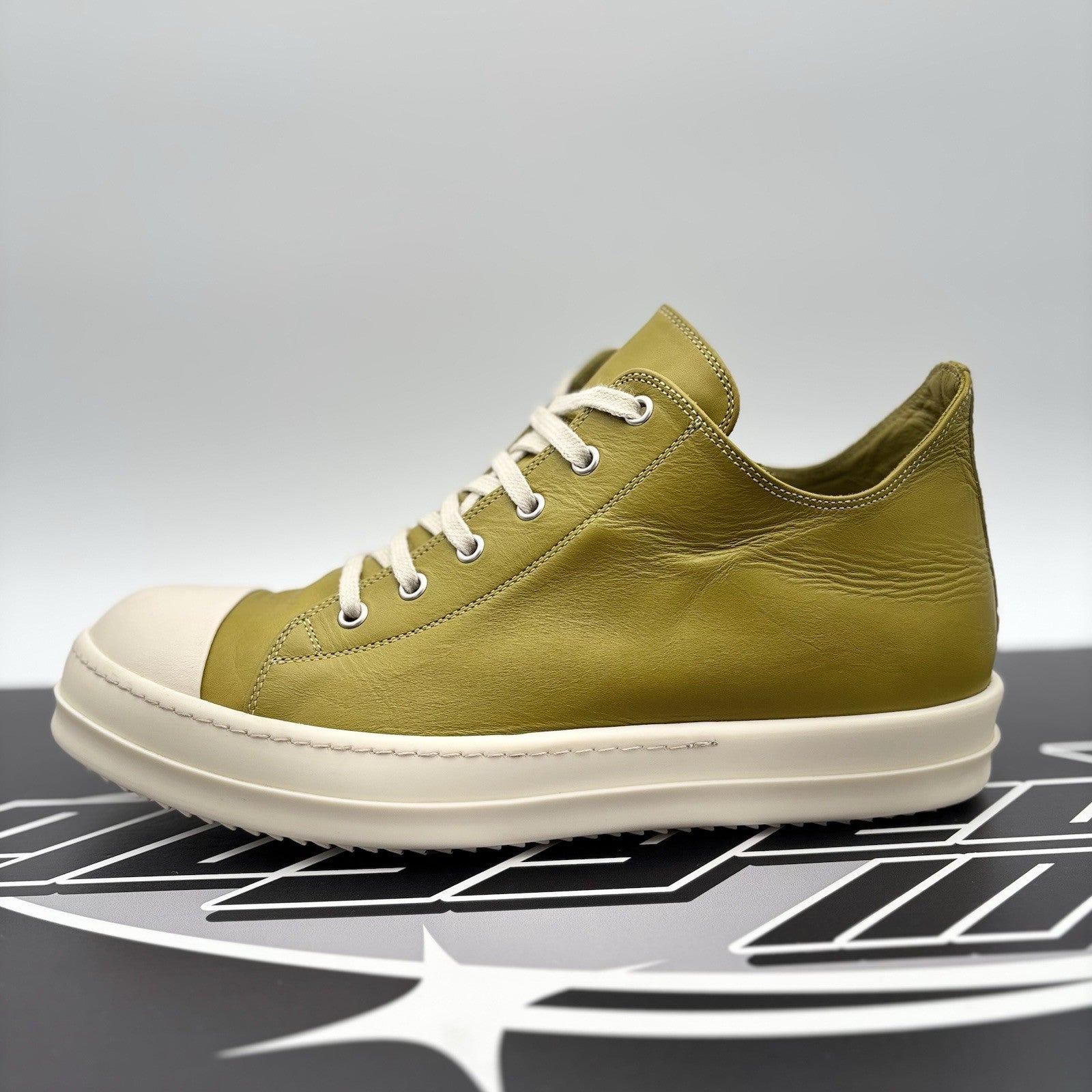 Size 44 (11 US) Rick Owens Low Leather  ' Acid Milk ' | GREAT CONDITION!
