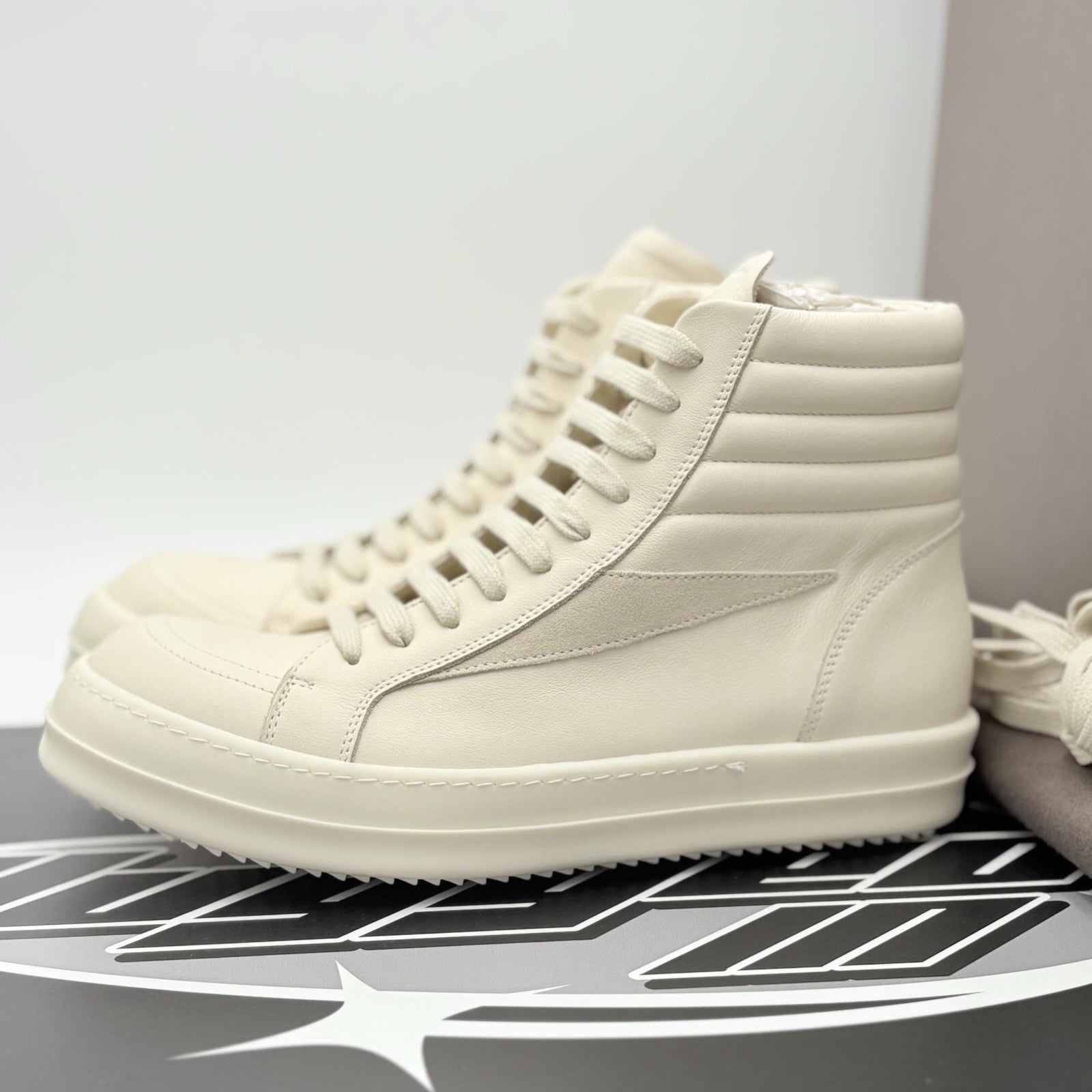 Size 41 (8 US) Rick Owens Hollywood Vintage Leather High ' Off White ' | NEW!