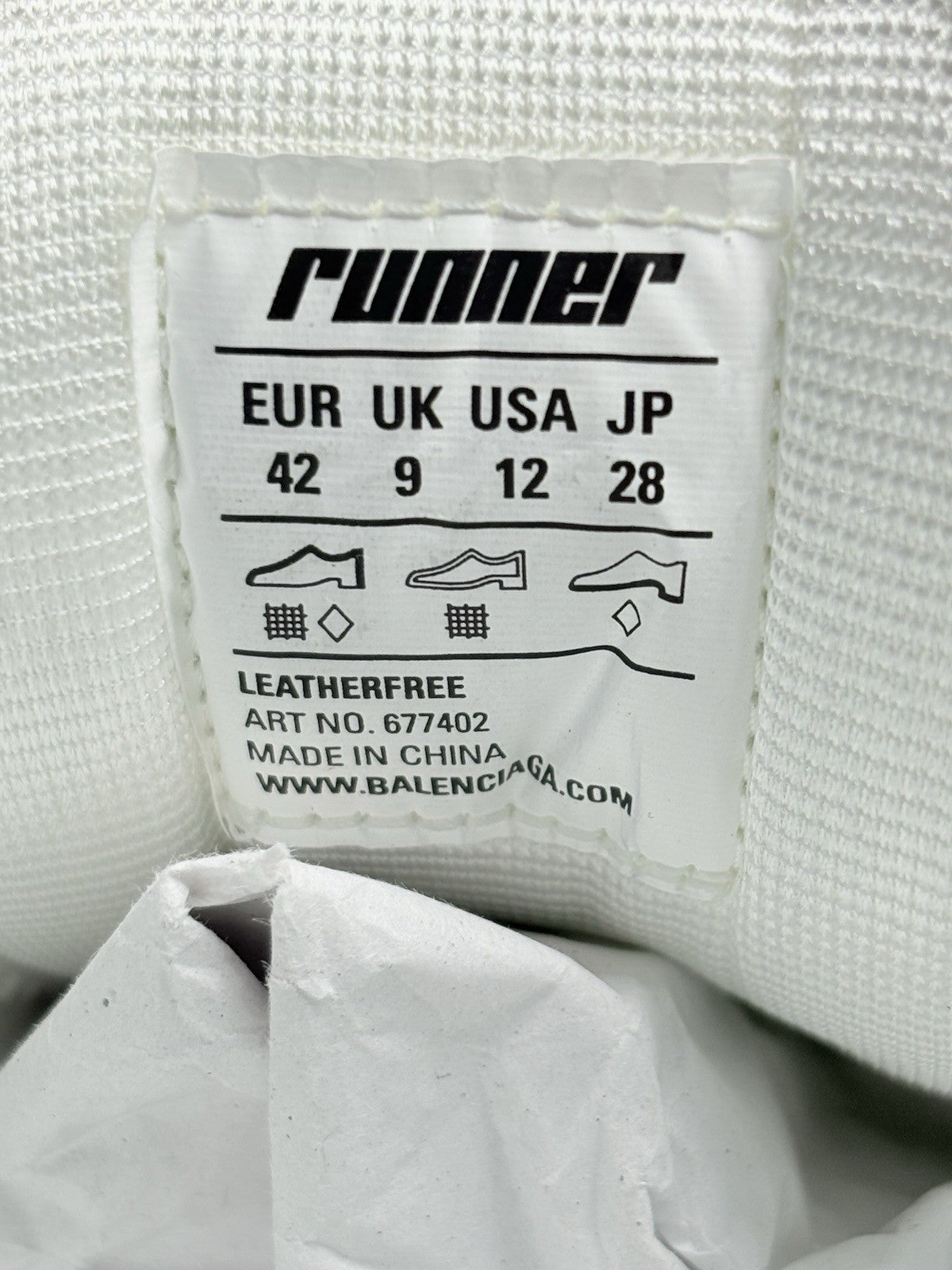 Size 42 - Balenciaga Runner Sneaker ' White ' | BRAND NEW!