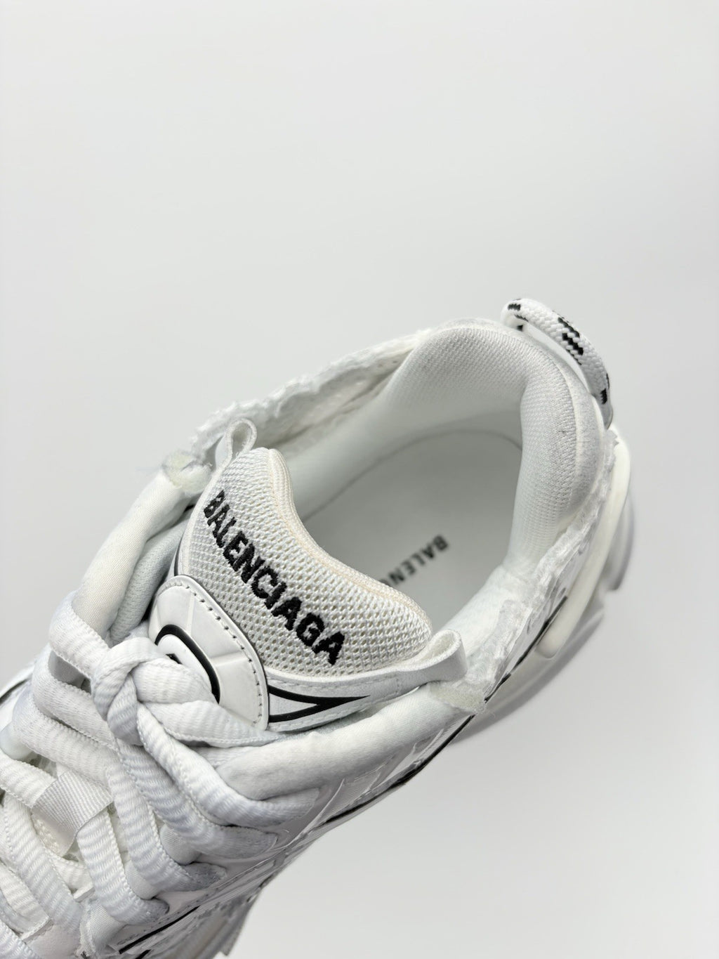 Size 42 - Balenciaga Runner Sneaker ' White ' | BRAND NEW!