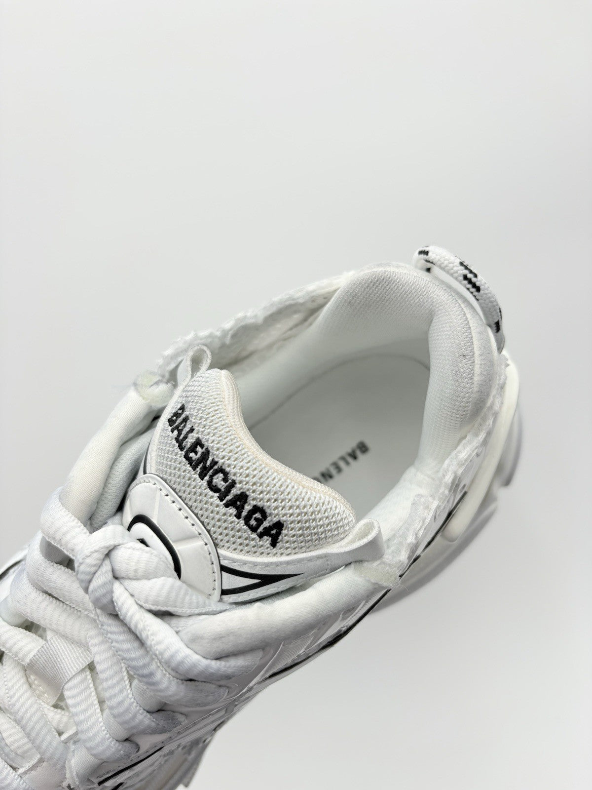 Size 42 - Balenciaga Runner Sneaker ' White ' | BRAND NEW!