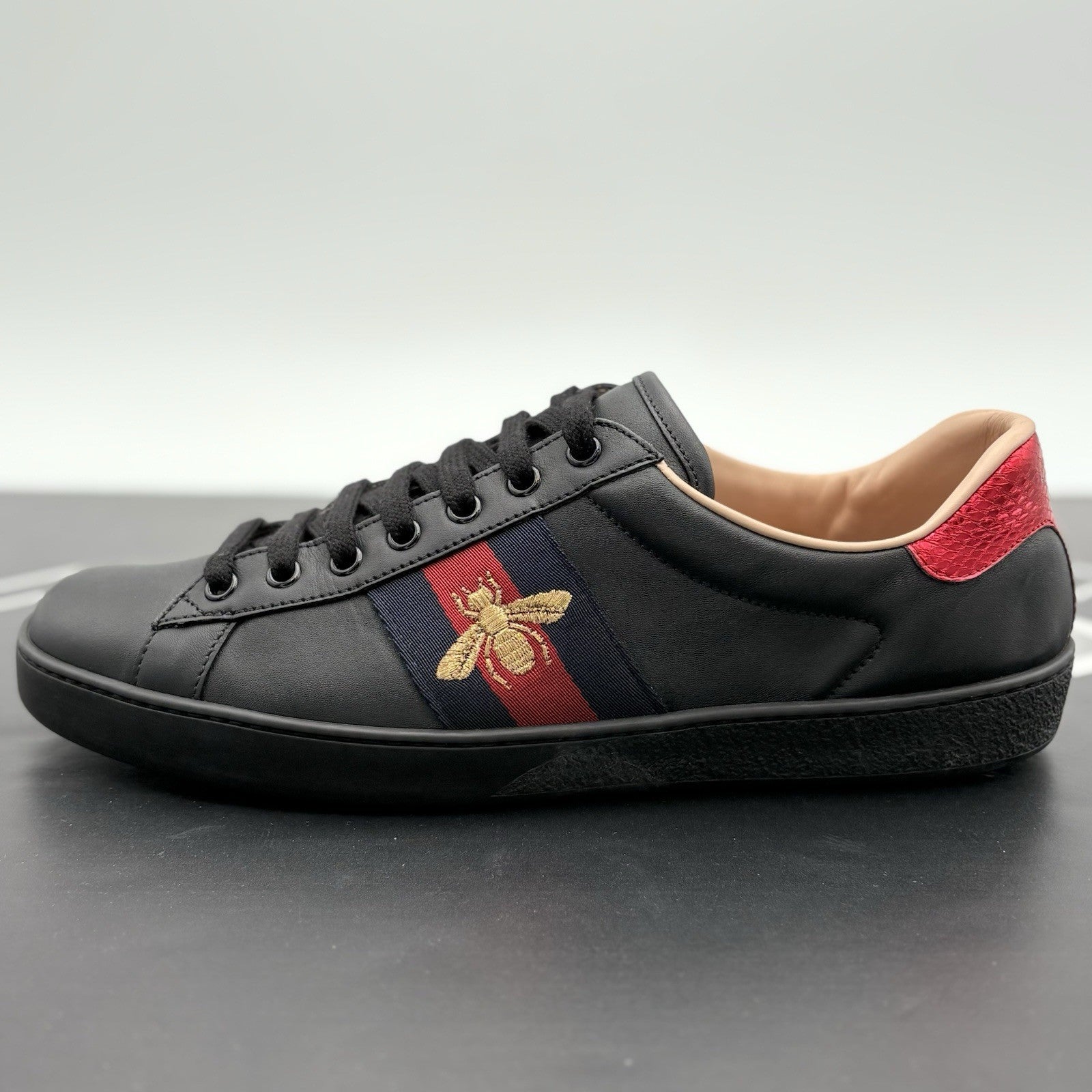 Size 9 G (9.5 US) - Gucci Ace Embroidered Bee ' Black ' | GREAT CONDITION!