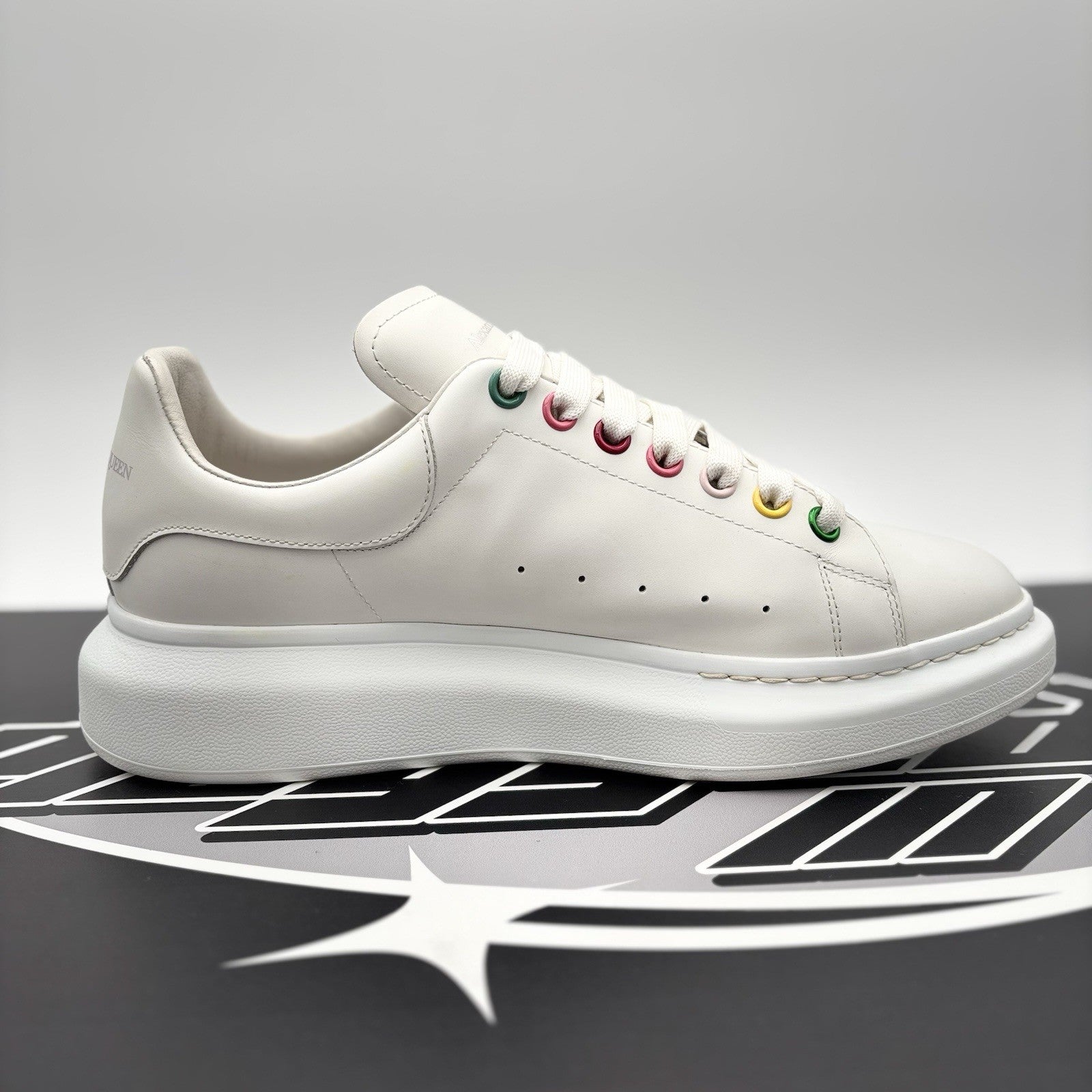 Size 43 (10 US) Alexander McQueen Oversized ' White, Multicolor ' | GREAT COND!