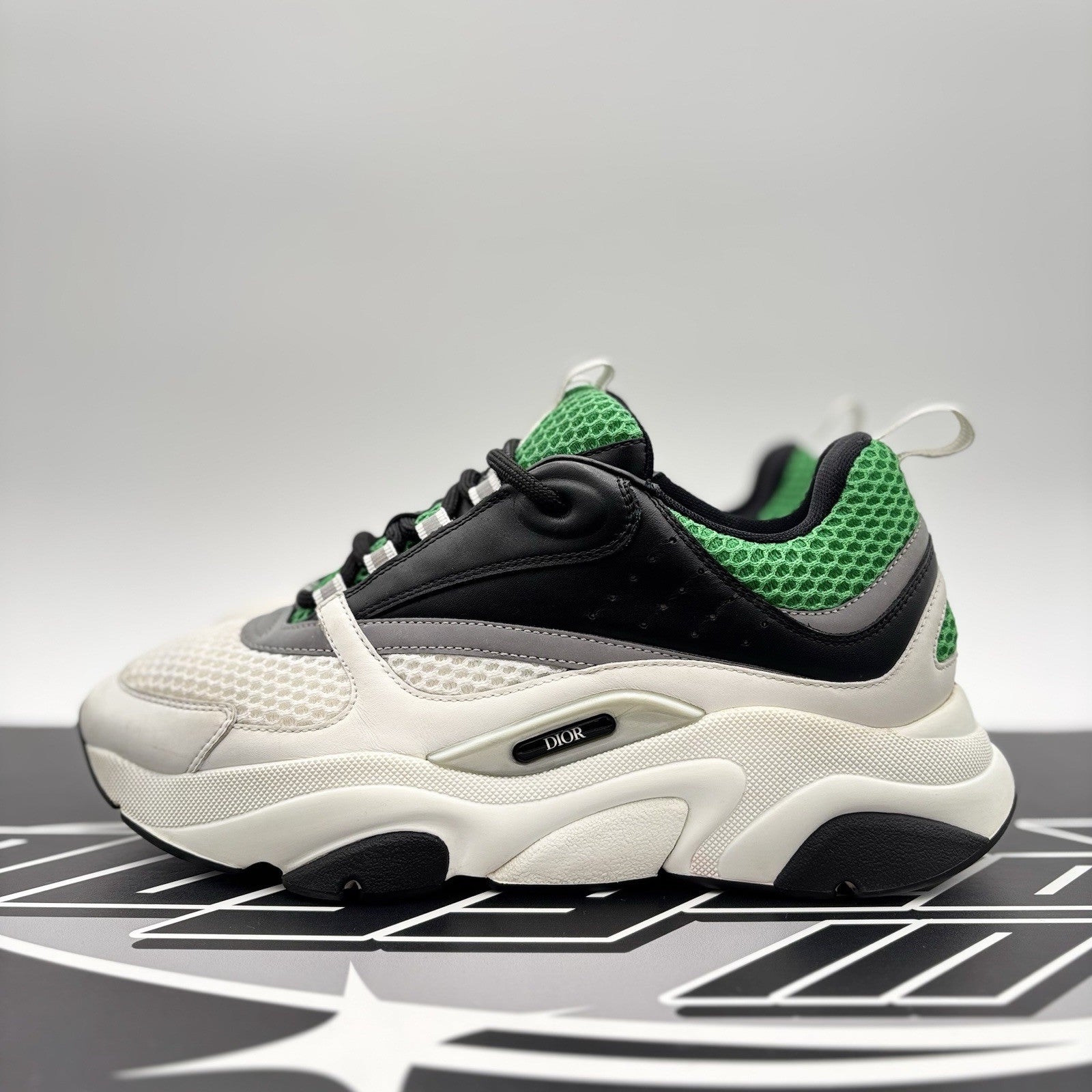 Size 42 (9 US) - Dior B22 Sneaker ' Green White Black ' | GREAT CONDITION!