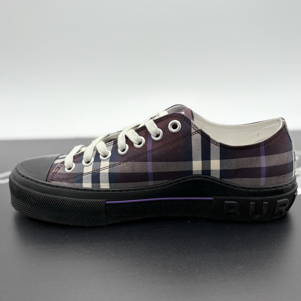 Size 43 (10 US) - Burberry Low Sneaker ' ' | SUPER CLEAN!
