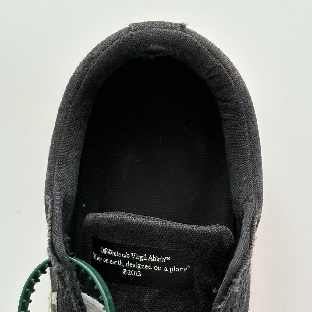 Size 44 (11 US) Off-White Vulc Sneaker ' Black White ' | GOOD CONDITION!