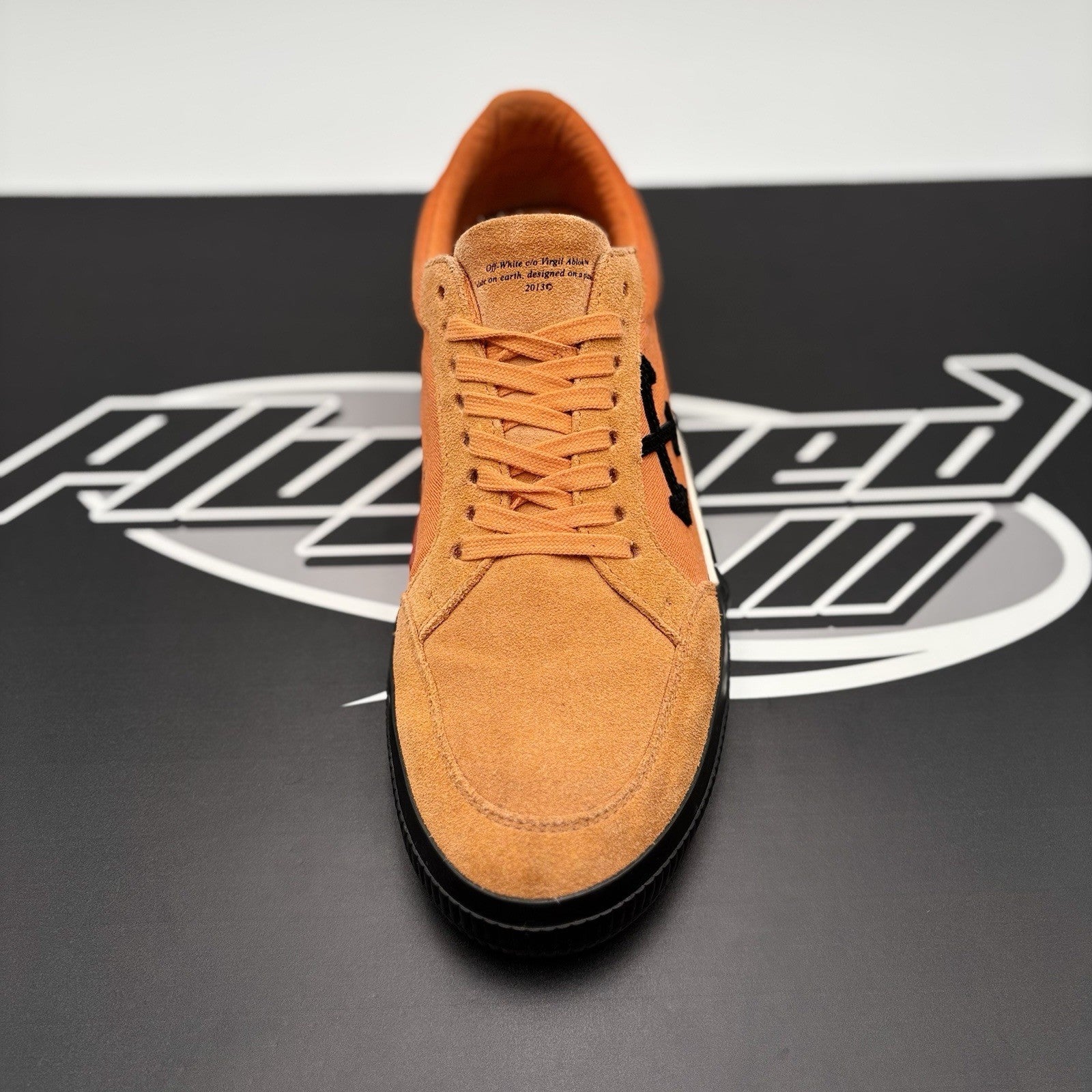 Size 44 (11 US) - Off White Vulcanized Low Orange Black ' | GOOD CONDITION!