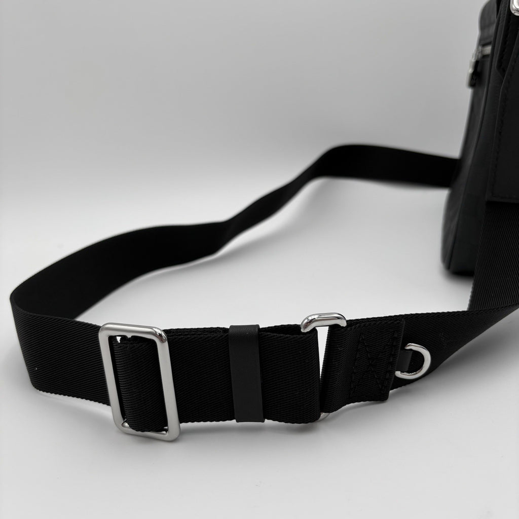 Louis Vuitton District PM Infini Messenger Bag ' Black ' | PRISTINE CONDITION!