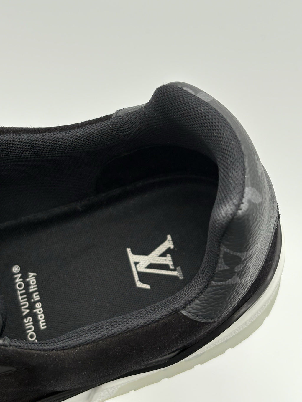 Size 9 LV (10-10.5 US) - Louis Vuitton Trainer ' Black ' | SUPER CLEAN!