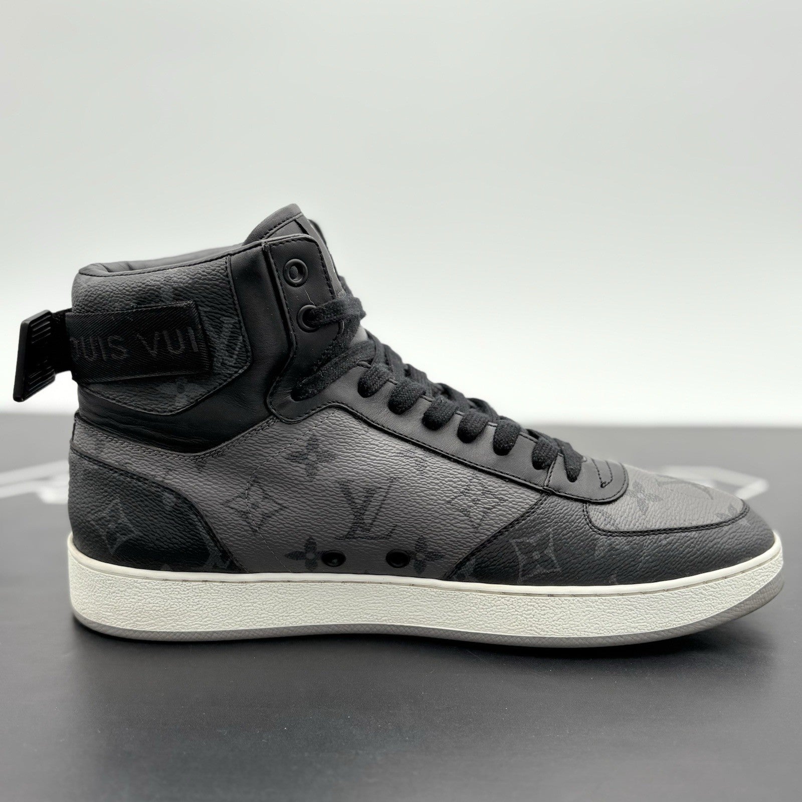 Size 7 LV (8-8.5 US) Louis Vuitton Eclipse Rivoli ' Black ' | SUPER CLEAN!