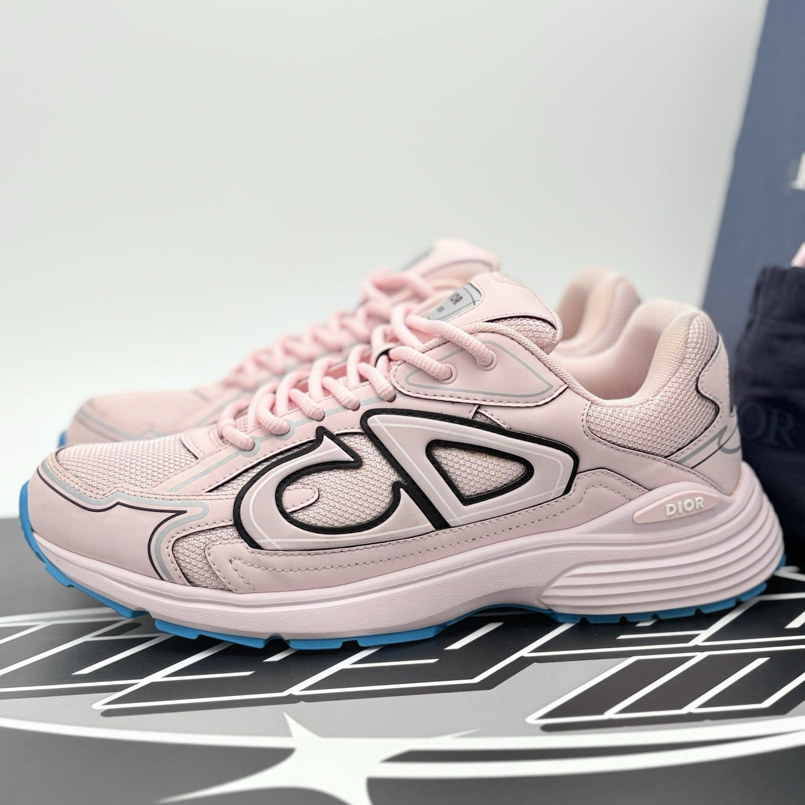 Size 41 (8 US) Dior B30 Reflective ' Pale Pink Blue ' | GREAT CONDITION!