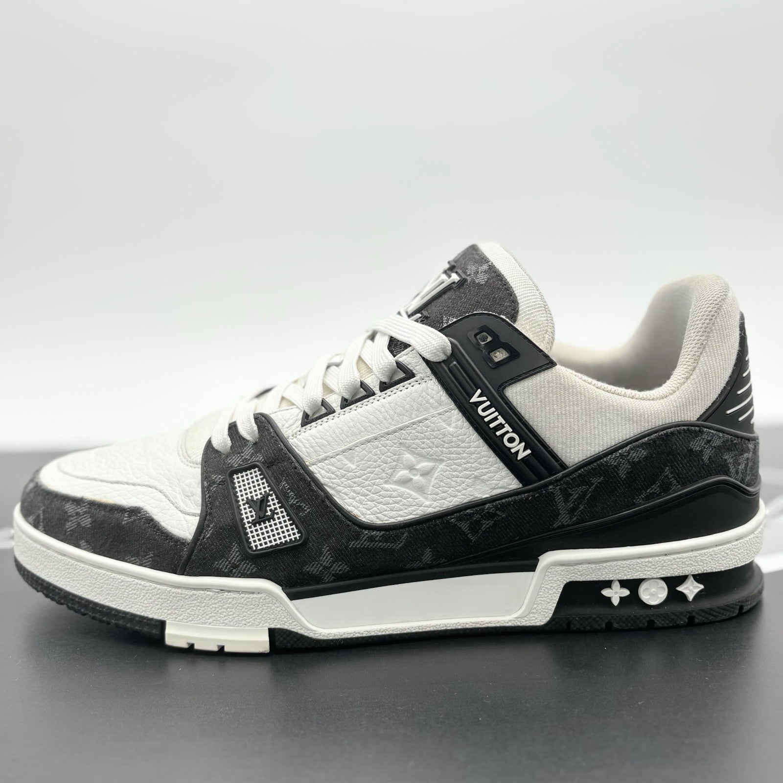 Size 10 LV (11-11.5 US) Louis Vuitton Trainer ' Black White ' | GREAT CONDITION!