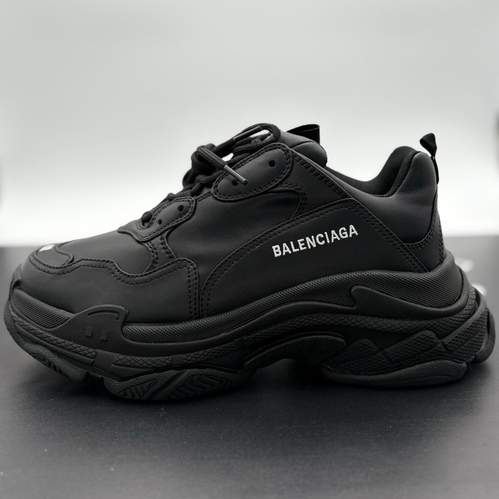 Size 42 - Balenciaga Triple S ' Black ' | BRAND NEW!