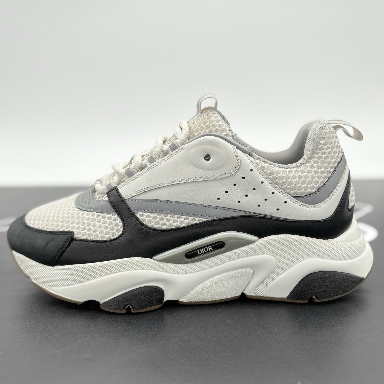 Size 42 (9 US) - Dior B22 Sneaker ' White Black ' | GOOD CONDITION!